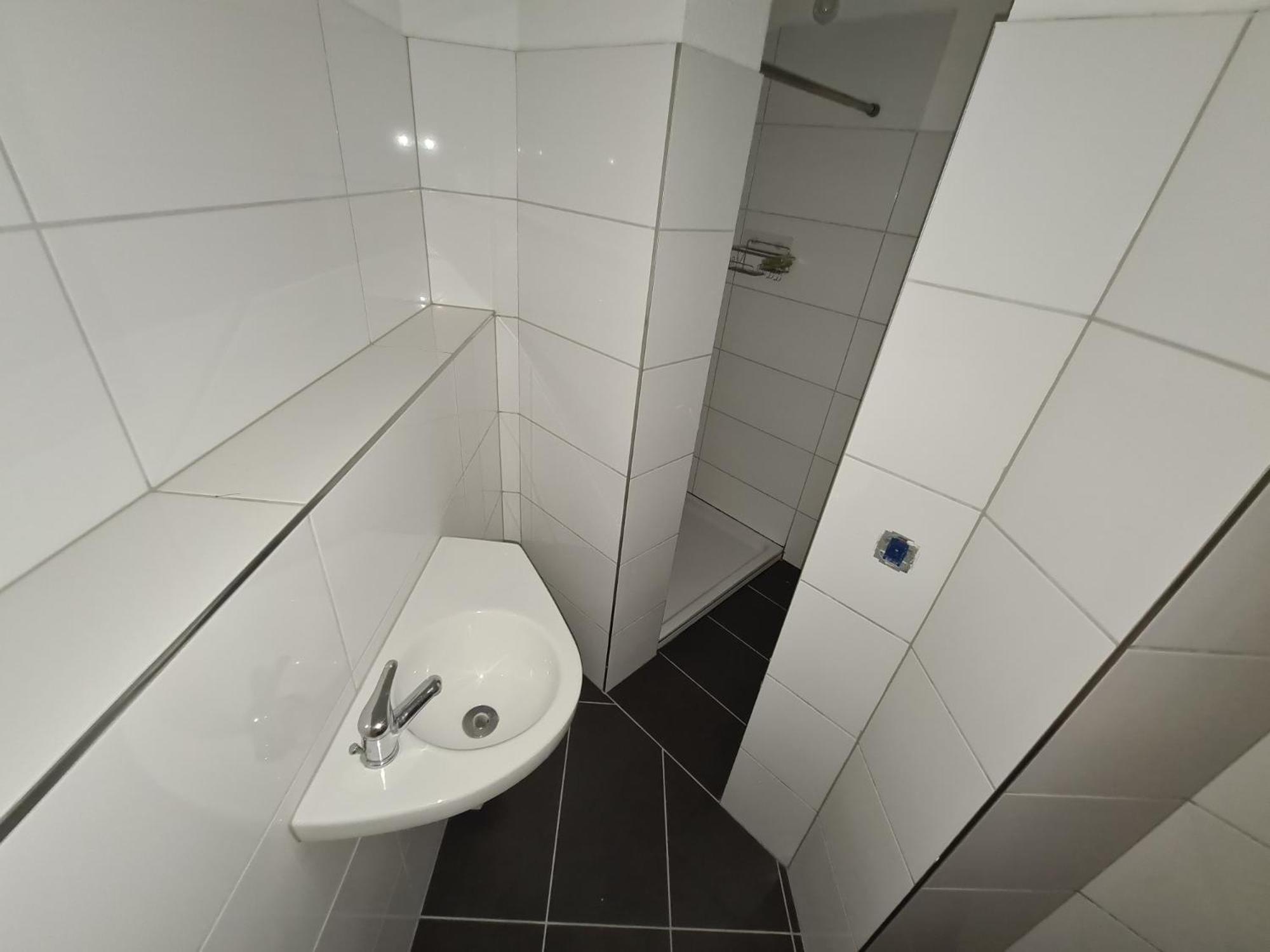 Kleines Zimmer Fuer Bis Zu 6 Personen Essen Extérieur photo